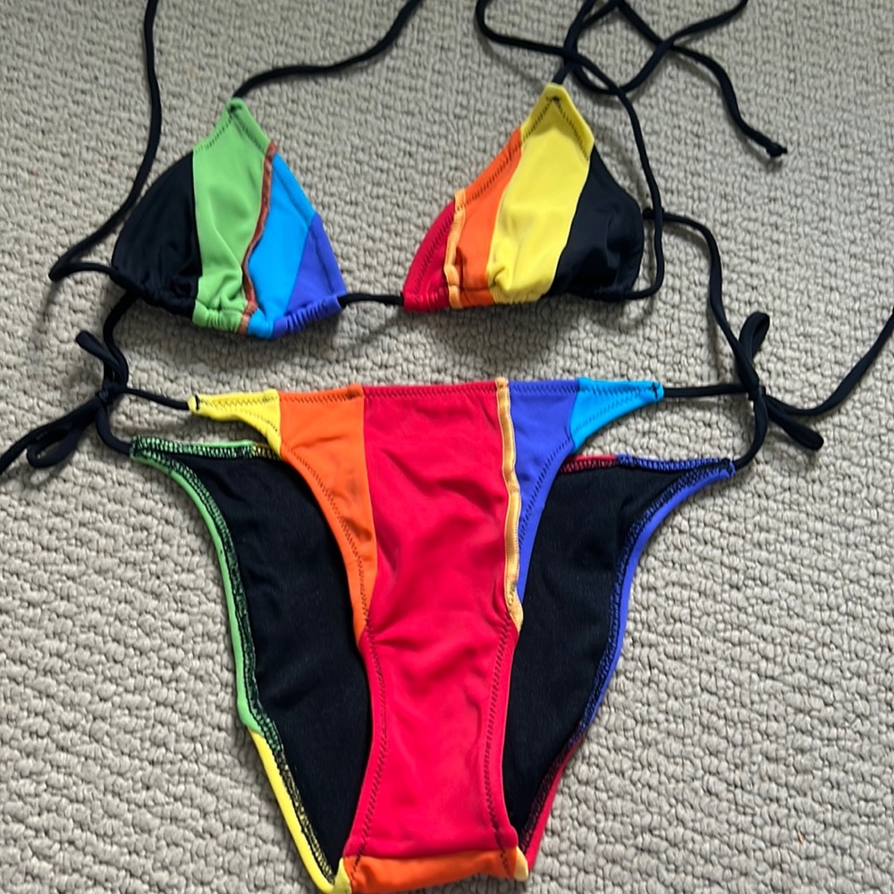 3 sets of bikinis